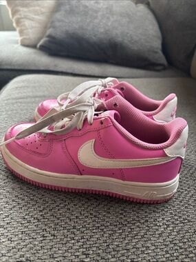 Kids pink Nike Air size 2